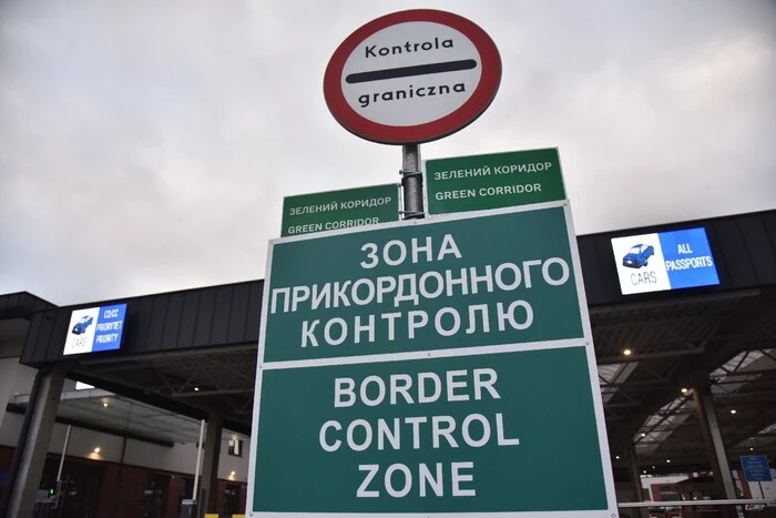 An der Grenze zu Polen wird die Durchfahrt noch an einem weiteren Grenzübergang eingeschränkt