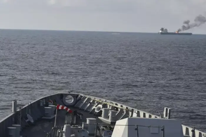 Das Rote Meer ist wieder gefährlich: Die Hussiten griffen einen griechischen Bulkcarrier an, zwei Tote