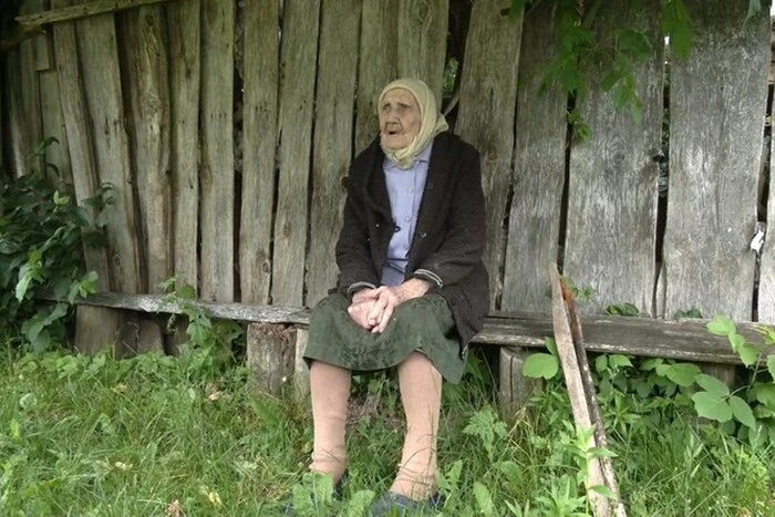 Eine 102-jährige Bewohnerin von Tschernihiw erzählt über ihren Alltag