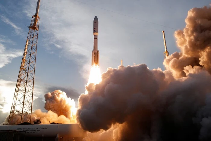 Amazon beginnt den Wettkampf mit Starlink? Das Unternehmen hat die ersten Internet-Satelliten ins All geschickt