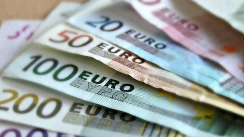 Image of euro banknotes